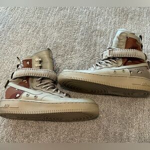 NIKE SF AIR FORCE 1 Desert Camo Men’s 8.5 perfect condition